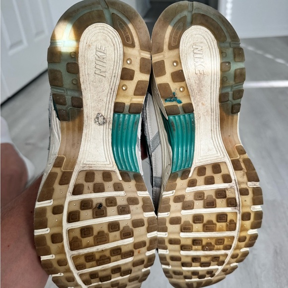 Nike P-6000 White and Dark Green Running Shoes - Picture 7 of 7